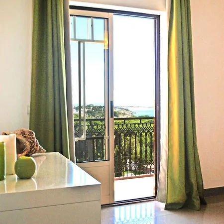 Daire Apartment In Albufeira With Sea Beach *