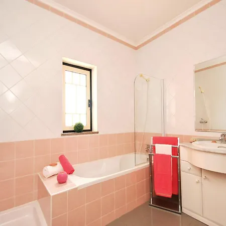 Apartment In Albufeira With Sea Beach Αλμπουφέιρα